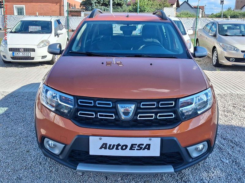 Dacia Sandero (2018) 0.9 TCe Stepway, Celebration - fotka 2 z 19