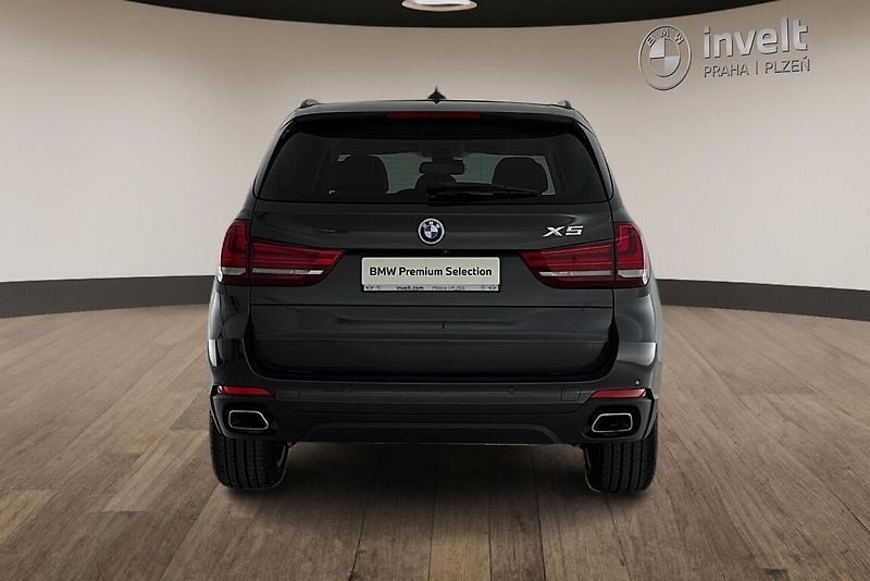 BMW X5 xDrive30d - fotka 4 z 26