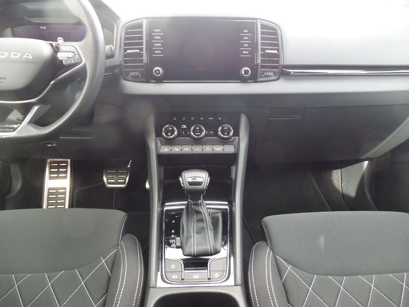Škoda Karoq (2025) SportLine 1,5 TSI 110kW DSG - fotka 11 z 29