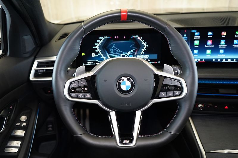 BMW Řada 3 M340i xDrive Touring, M PRO - fotka 25 z 46