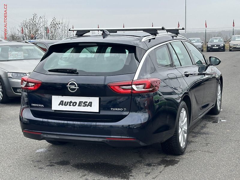 Opel Insignia (2018) 2.0 CDTI, AT - fotka 6 z 22