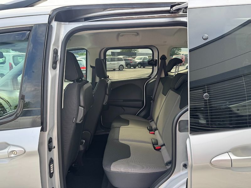 Ford Tourneo Courier (2019) 1.0 EcoBoost 73kW - fotka 12 z 29