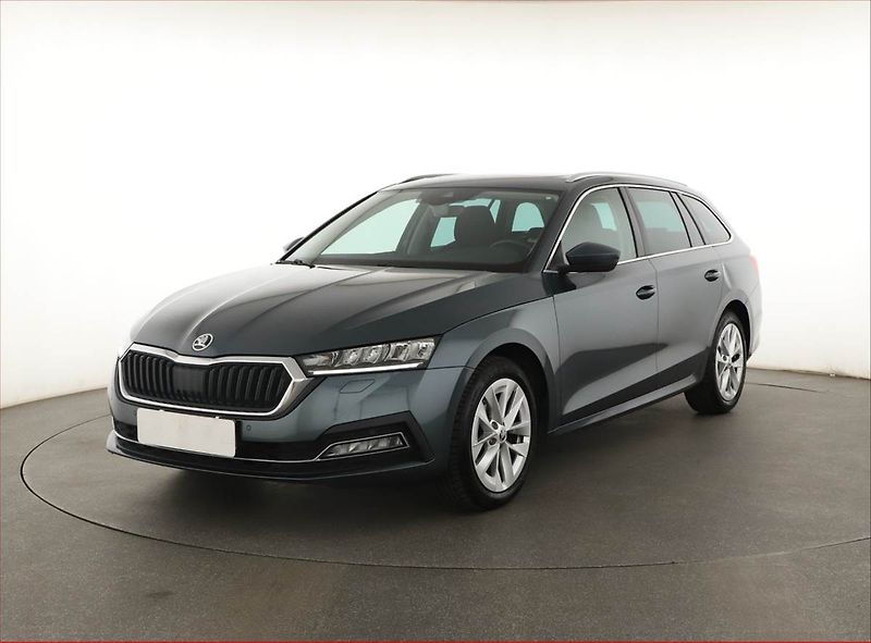 Škoda Octavia (2021) Ambition 1.0 TSI, Navi - fotka 2 z 21