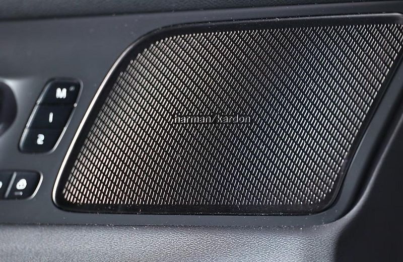 Volvo S60 Recharge T8 AWD R  Kam Tažné - fotka 14 z 19