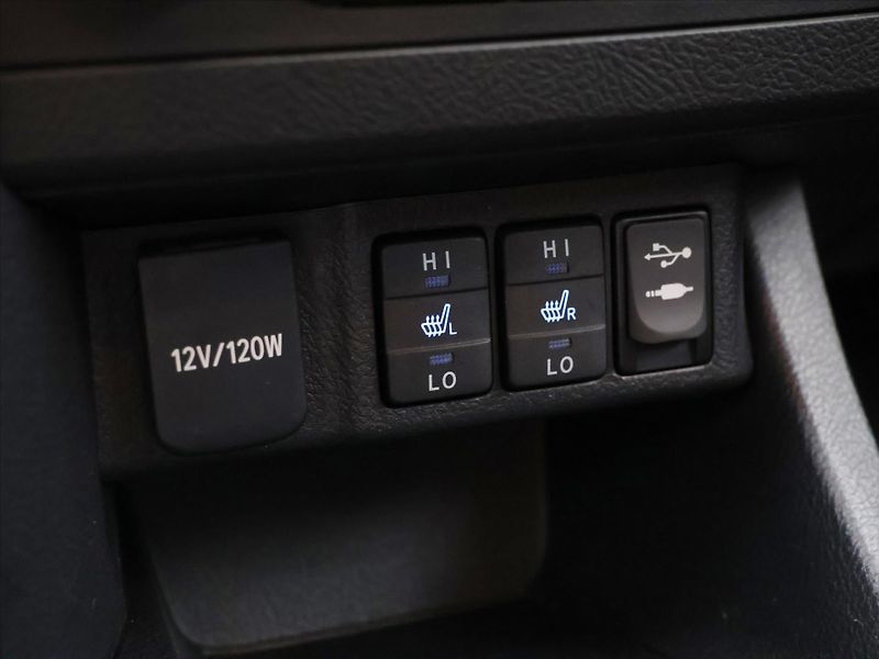 Toyota Auris 1,6 97kW CZ Style Valvematic - fotka 22 z 31