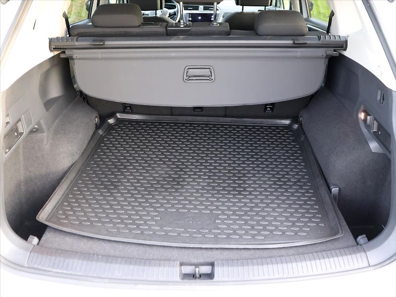 Volkswagen Tiguan Allspace 2,0 TSI 162kW DSG 4M LED 1.Maj - fotka 10 z 35