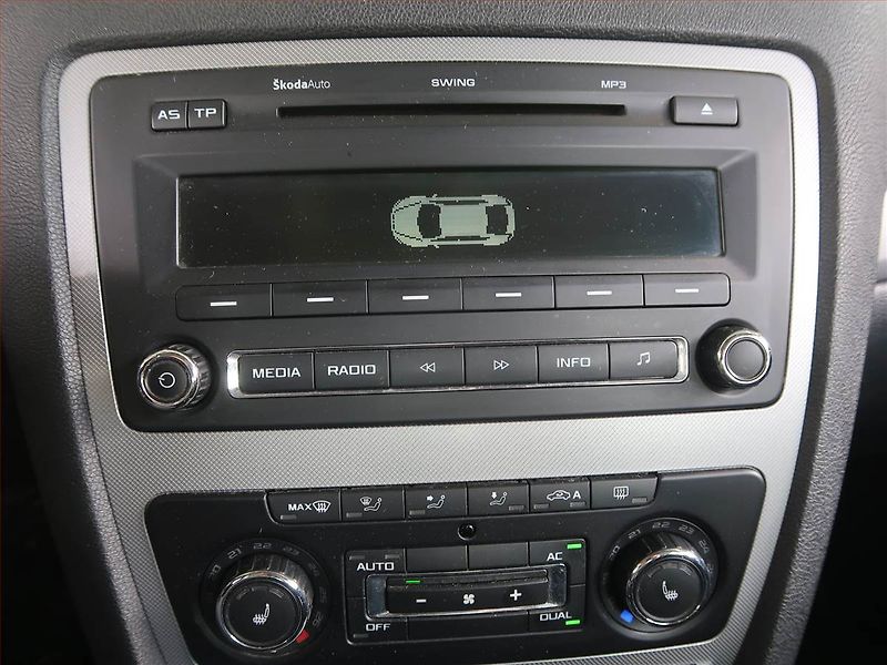 Škoda Octavia (2010) 2.0 TDI, nová STK, slušný stav - fotka 13 z 15
