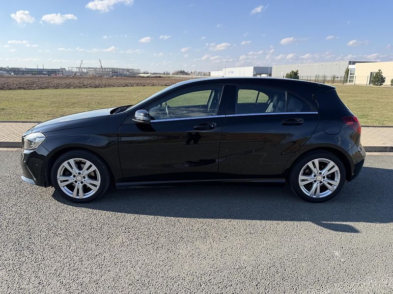 Mercedes-Benz Třídy A 180i SPORT LED NAVI SERVISKA - fotka 2 z 37