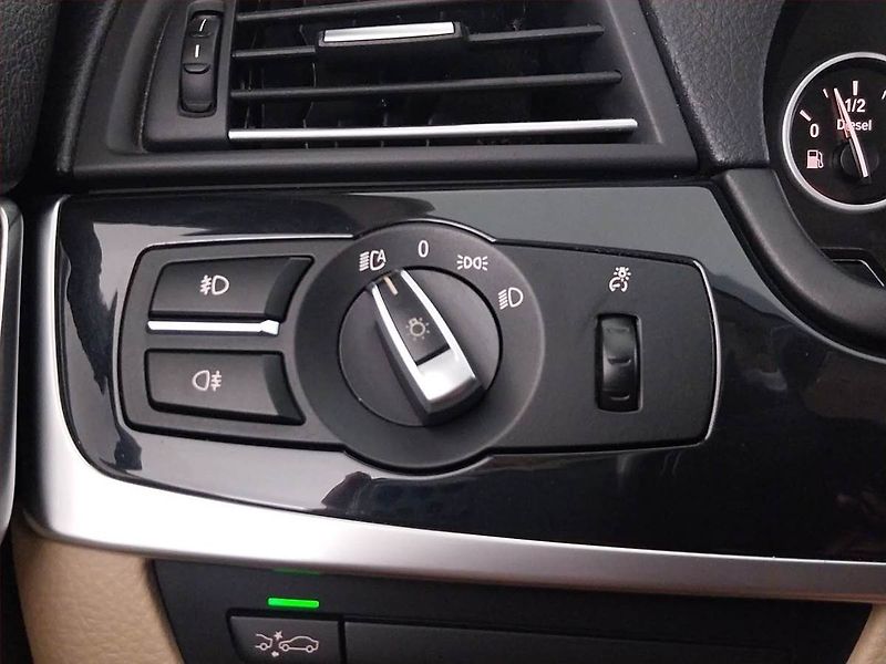 BMW Řada 5 (2010) 530d, Automat, Navi, Xenony - fotka 19 z 23