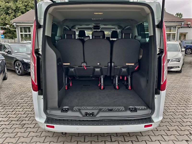 Ford Tourneo Custom 2.0 EcoBlue 125kW, 9 MÍST, L2 - fotka 13 z 25