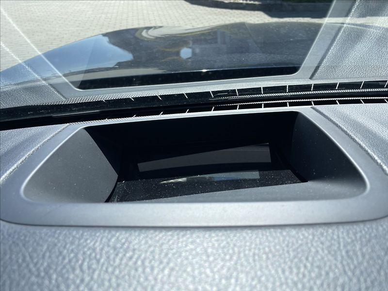 BMW Řada 5 3,0 d 180kw Manuál Luxury 2maj - fotka 25 z 31