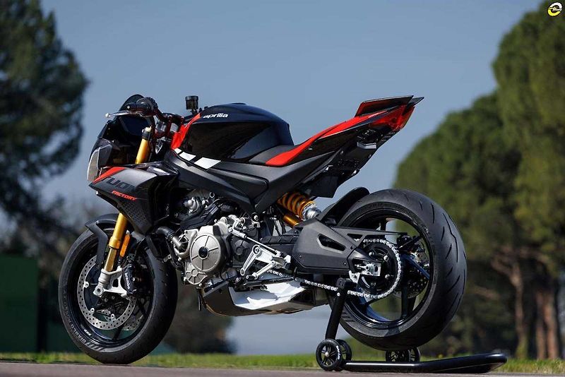 Aprilia Tuono 660 (2026) Factory E5+ - fotka 8 z 9