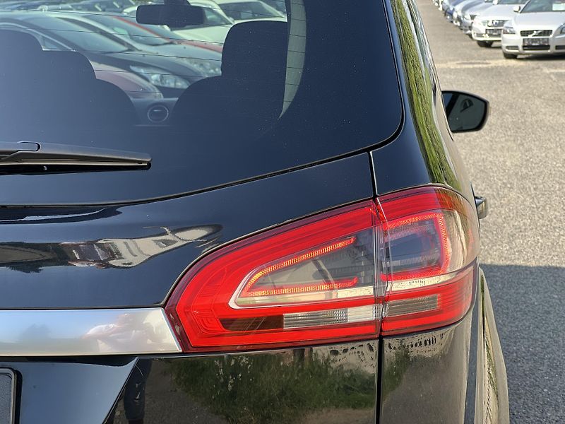 Ford S-MAX 2.2TDCi AUTOMAT NAVI KLIMA - fotka 43 z 44