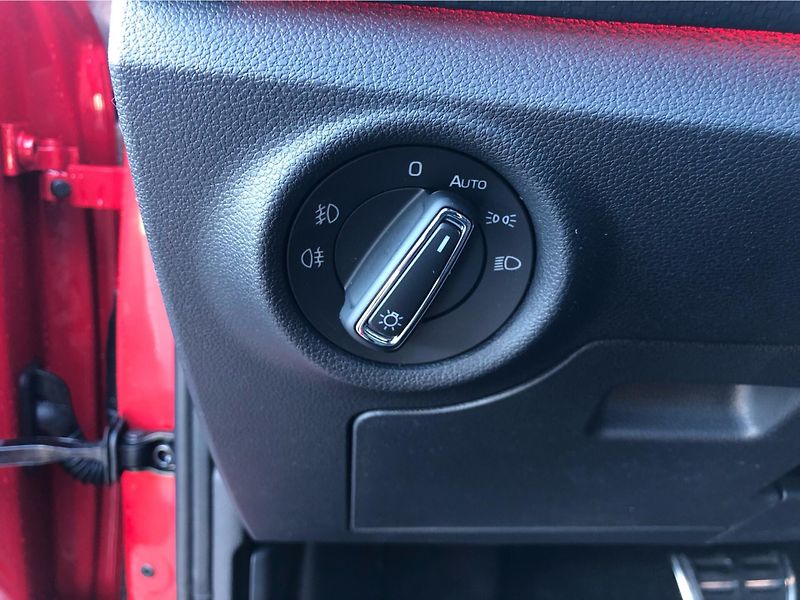 Škoda Kamiq 1,5 TSI M.C, DSG7° - fotka 16 z 29