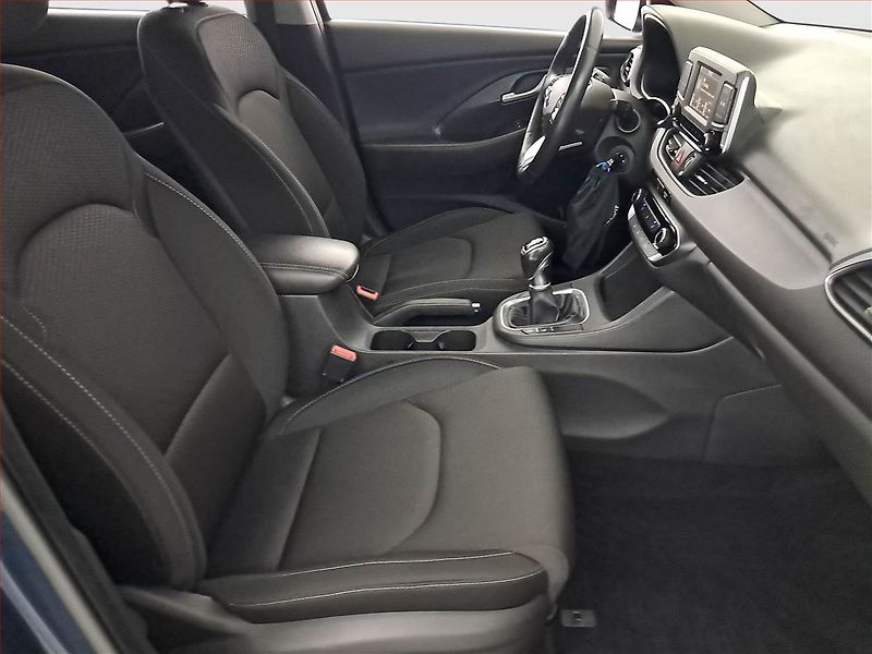 Hyundai i30 (2018) 1.4 T-GDI, Serv.kniha - fotka 9 z 18