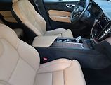 Volvo XC60 (2021) Momentum D5 AWD - náhled 9