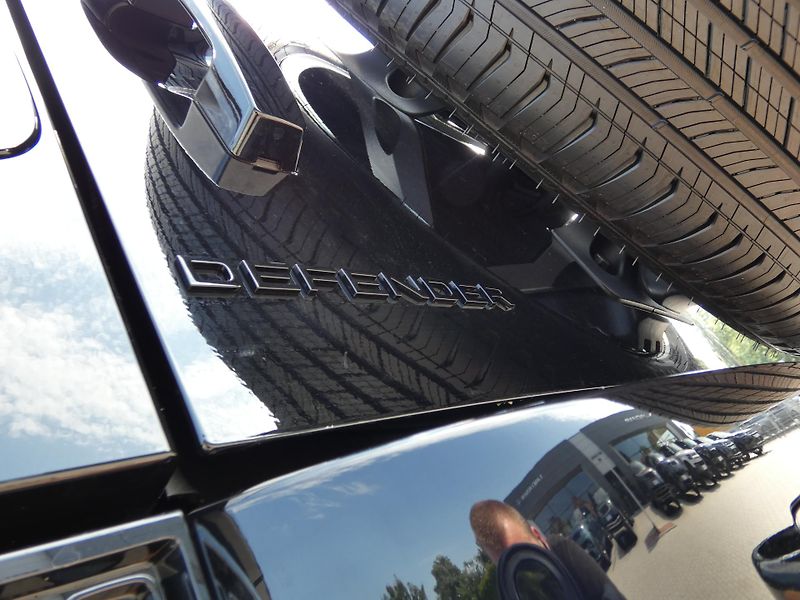 Land Rover Defender 110 4,4 OCTA P635 - fotka 42 z 46