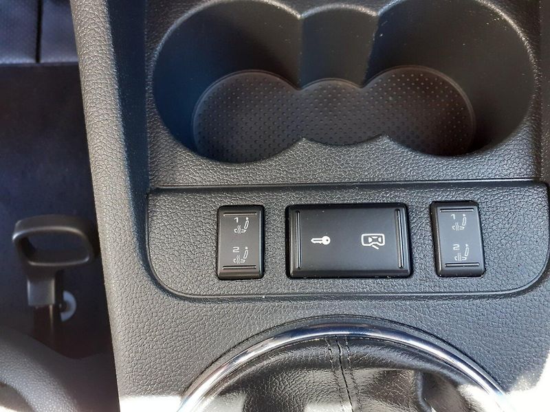 Škoda Fabia (2011) KOMBI 1.2 TSi AMBIENTE - fotka 12 z 27