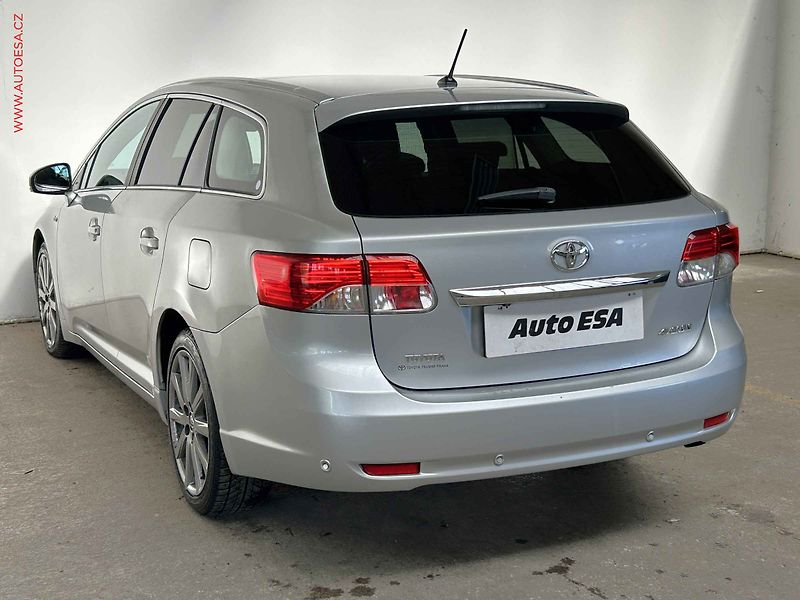 Toyota Avensis (2011) 2.2D-CAT, 2.maj,ČR, AT - fotka 6 z 17