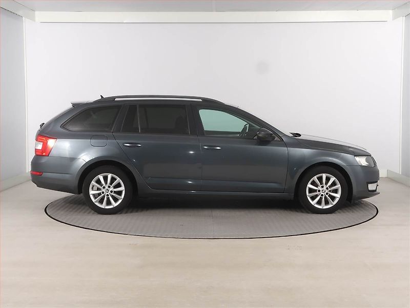 Škoda Octavia (2015) Ambition 1.6 TDI, Automat - fotka 6 z 16