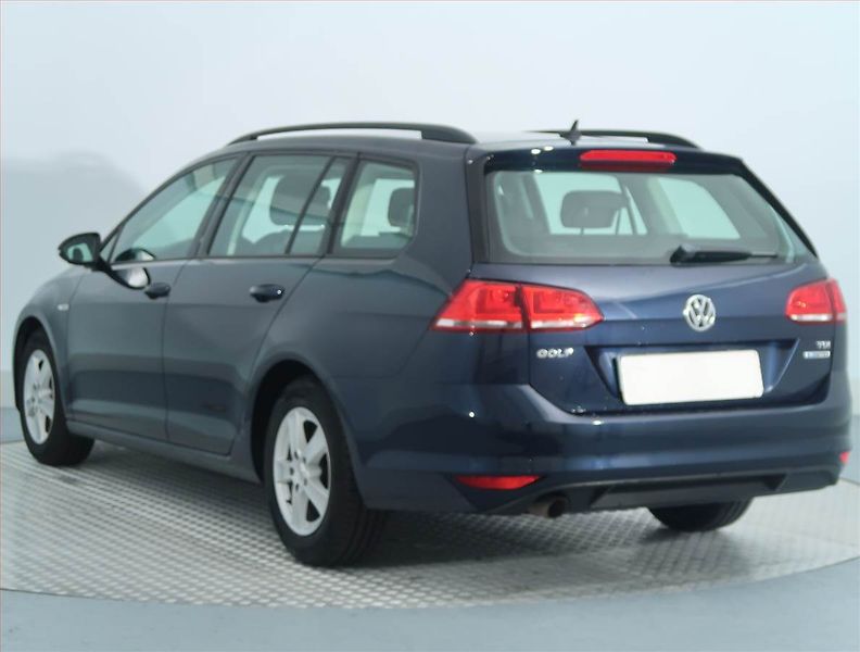 Volkswagen Golf (2016) 1.6 TDI, Xenony, Tempomat - fotka 4 z 14