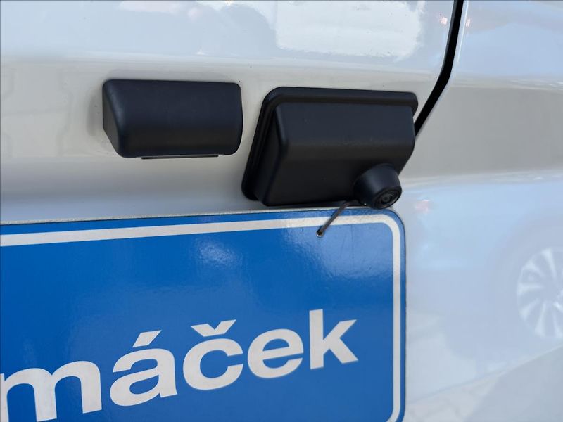 Ford Transit Custom 2,0 EcoBlue 100kW L1 - fotka 12 z 36