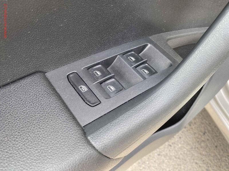 Škoda Octavia (2013) 2.0 TDi, Elegance - fotka 13 z 17