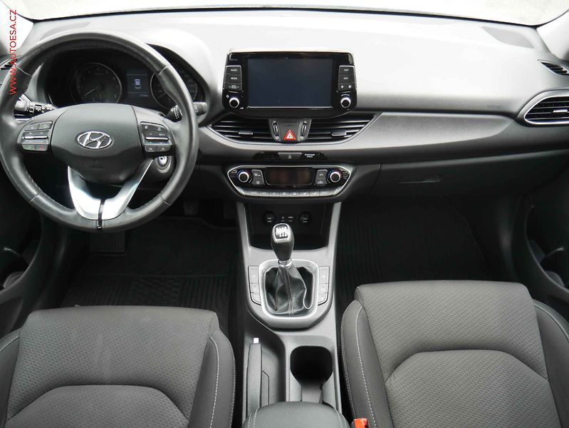 Hyundai i30 (2019) 1.4 T-GDi, ČR, AC, temp. - fotka 8 z 21