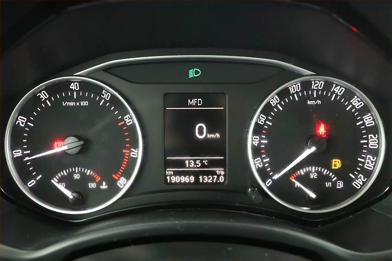 Škoda Octavia (2012) 1.4 TSI, Serv.kniha, Xenony - fotka 8 z 15