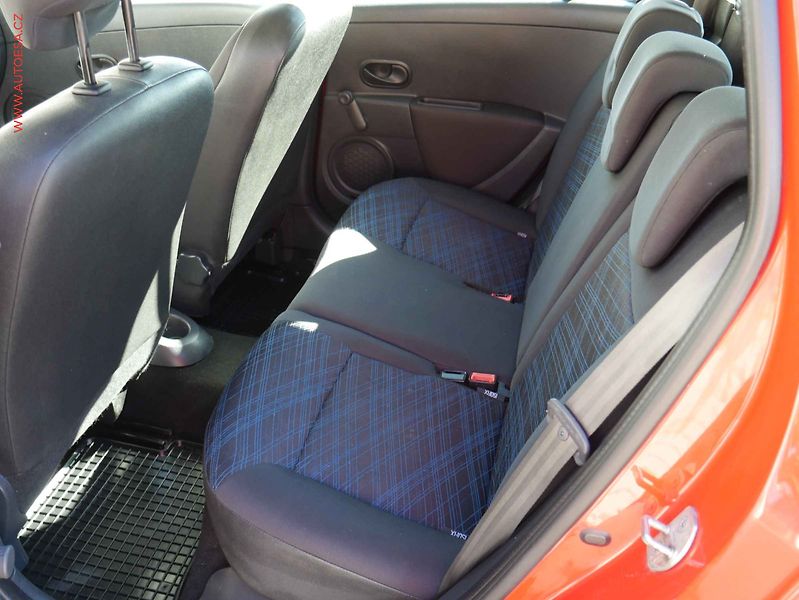 Renault Clio (2009) 1.1 i, ČR, AC, tažné - fotka 10 z 17