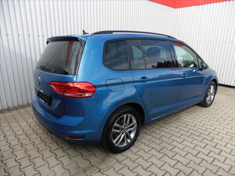 Volkswagen Touran 1,5 TSi Highline Navi - fotka 4 z 18