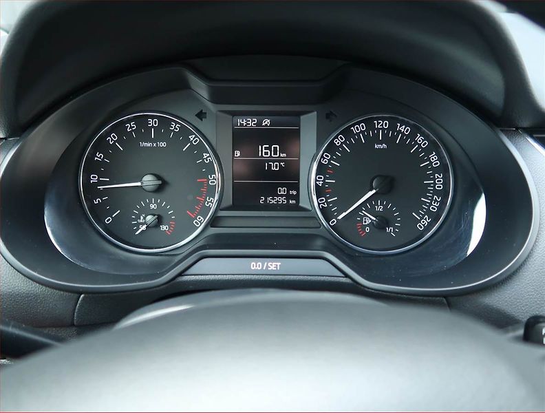 Škoda Octavia (2013) 1.6 TDI, Tempomat - fotka 11 z 15