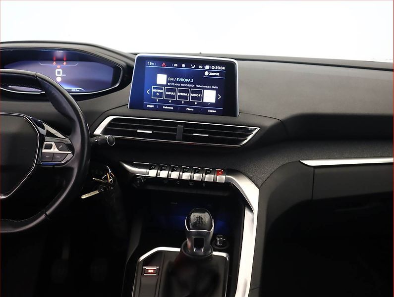 Peugeot 5008 (2018) Allure PureTech 130, 7 míst - fotka 10 z 20