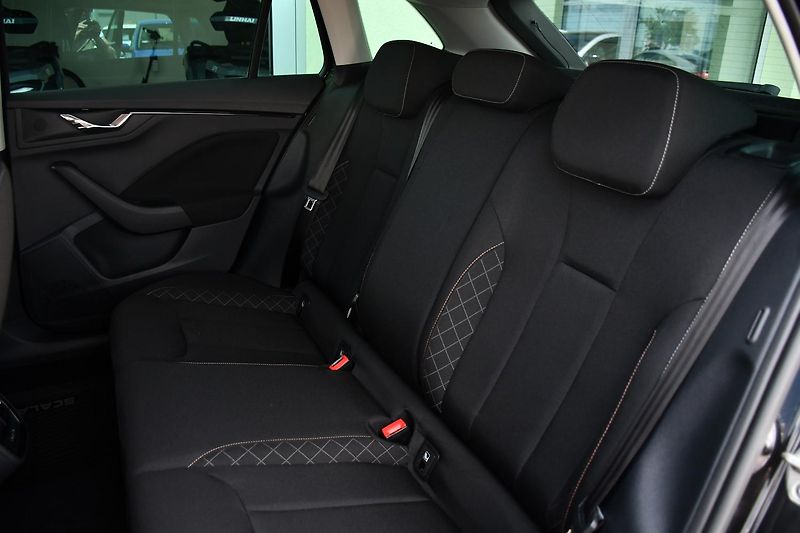 Škoda Scala 1.5TSi ČR 1M - fotka 20 z 37