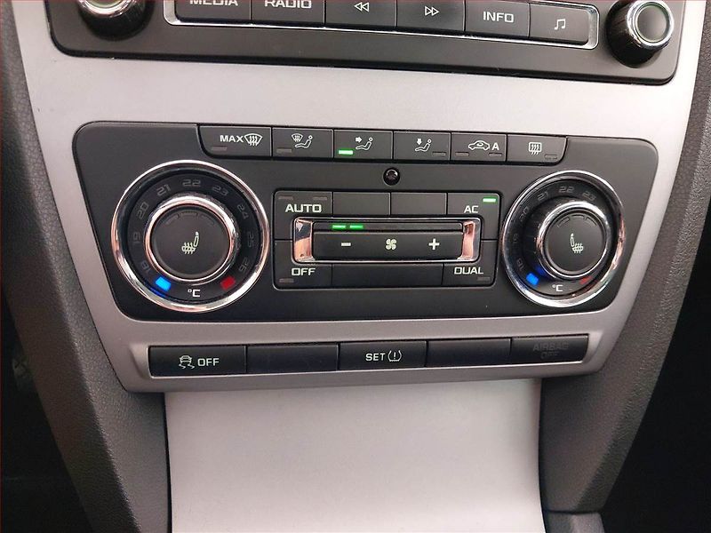 Škoda Octavia (2013) Style 1.4 TSI, Serv.kniha - fotka 13 z 19