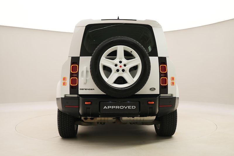 Land Rover Defender 110 D250 SE AWD AUT CZ - fotka 11 z 49