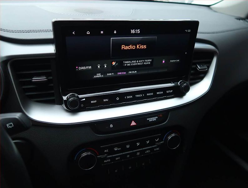 Kia Ceed (2022) 1.5 T-GDI, Serv.kniha, Navi - fotka 12 z 17