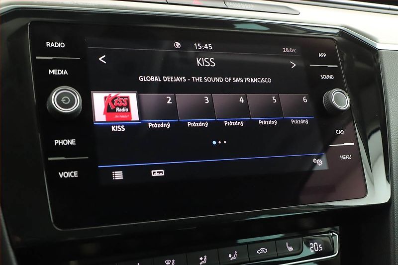 Volkswagen Passat (2019) 2.0 TDI, Automat, Kůže - fotka 9 z 21