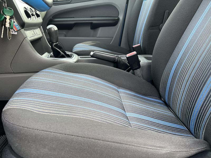 Ford Focus 1.4i 16v KOUPENO V ČR 1.MAJ. - fotka 11 z 33