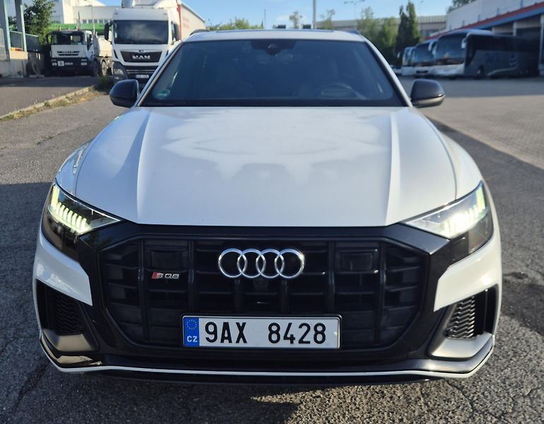 Audi SQ8 (2020) Stav perfektní - fotka 1 z 16