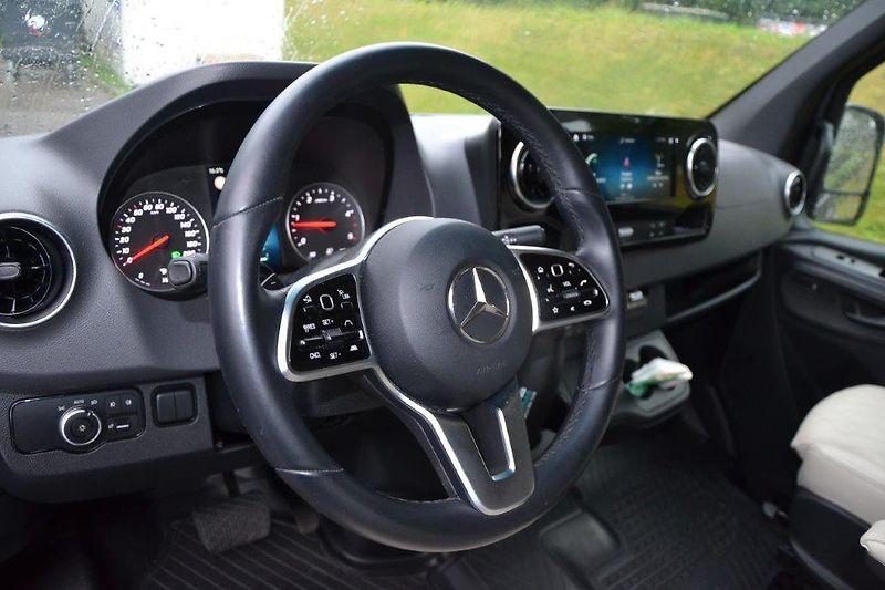 Mercedes-Benz Sprinter Sprinter 319  Camper V6 4x4 - fotka 11 z 86