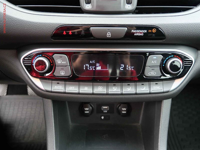 Hyundai i30 (2021) 1.5i, 1.maj,ČR, Smart - fotka 18 z 23