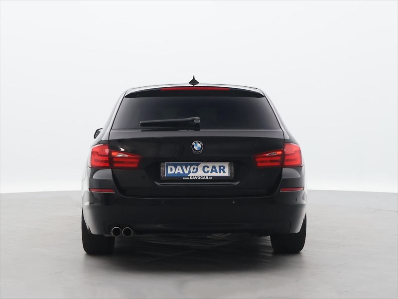 BMW Řada 5 3,0 530d x Drive Tažné Klima - fotka 6 z 38