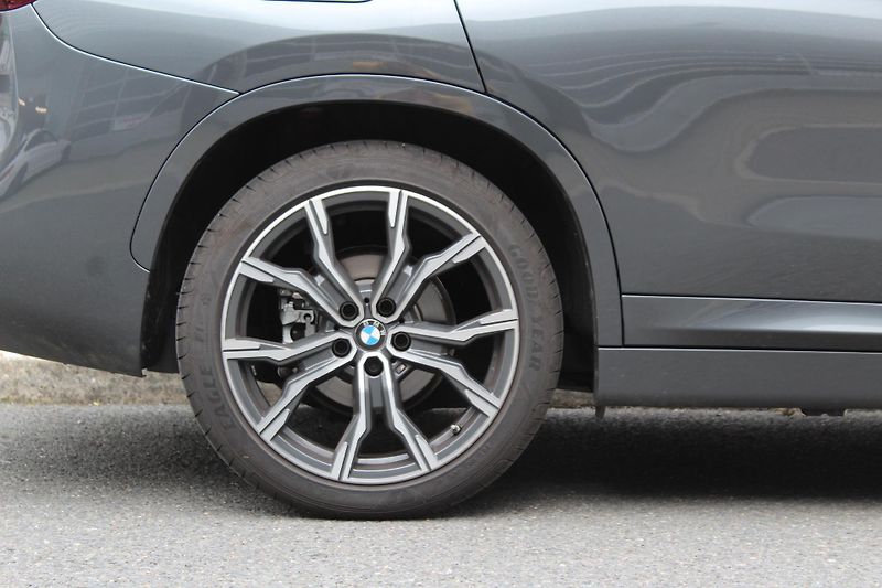 BMW X1 xDrive18d, Mpaket - fotka 10 z 22