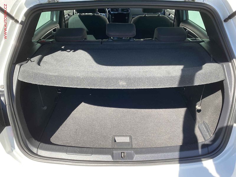 Volkswagen Golf (2019) 2.0 TSi, GTi, DSG, 180kW, - fotka 7 z 19