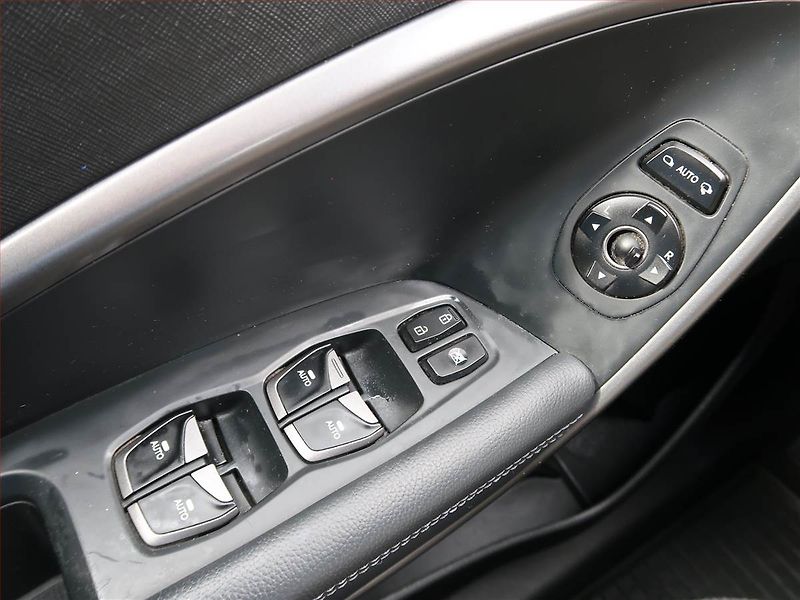 Hyundai Santa Fe (2013) 2.2 CRDi, 4X4, Tempomat - fotka 15 z 17