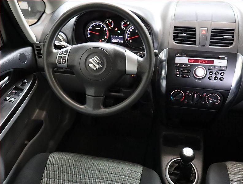 Suzuki SX4 (2014) 1.6 VVT, ČR,1.maj - fotka 7 z 18