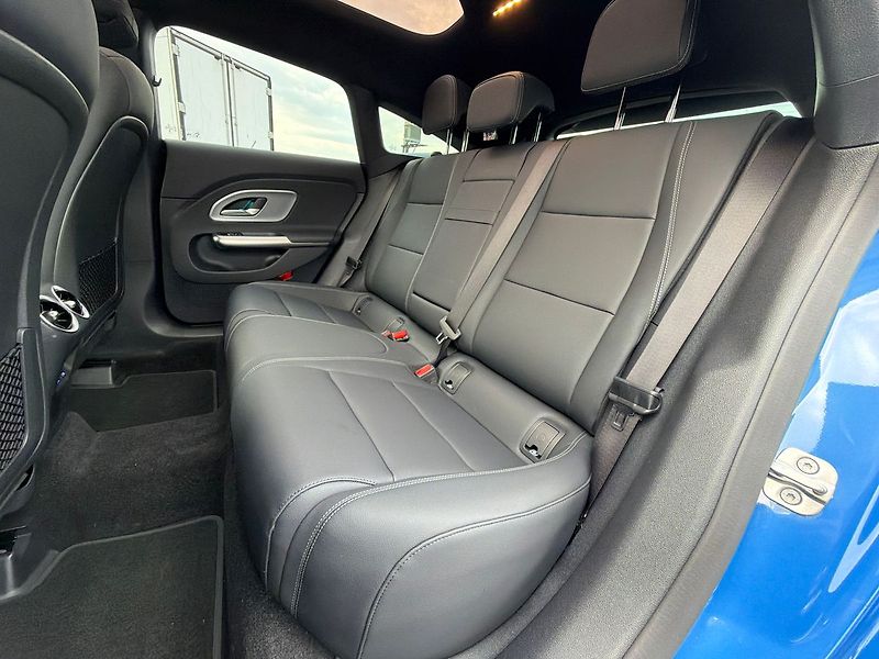 Mercedes-Benz CLA 200 Shooting Brake - fotka 28 z 39
