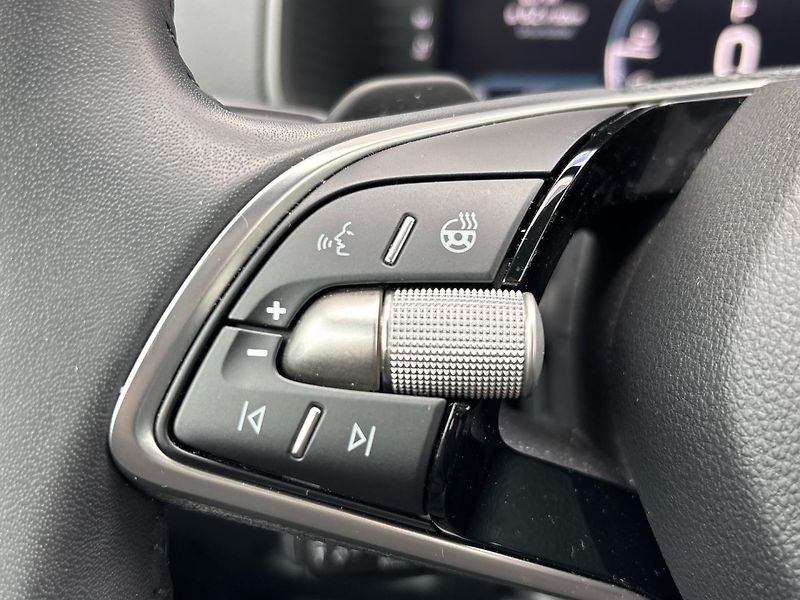 Škoda Karoq Top Selection - fotka 26 z 28