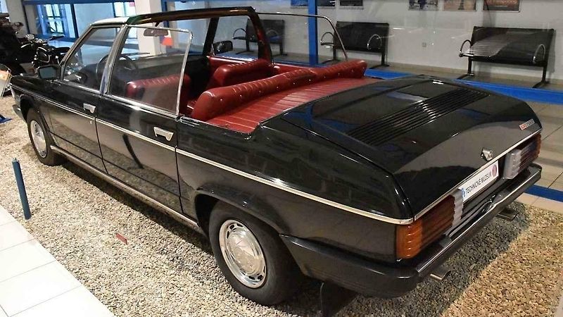 Tatra 613 s chromovými prvky se přestala vyrábět před 40 lety.